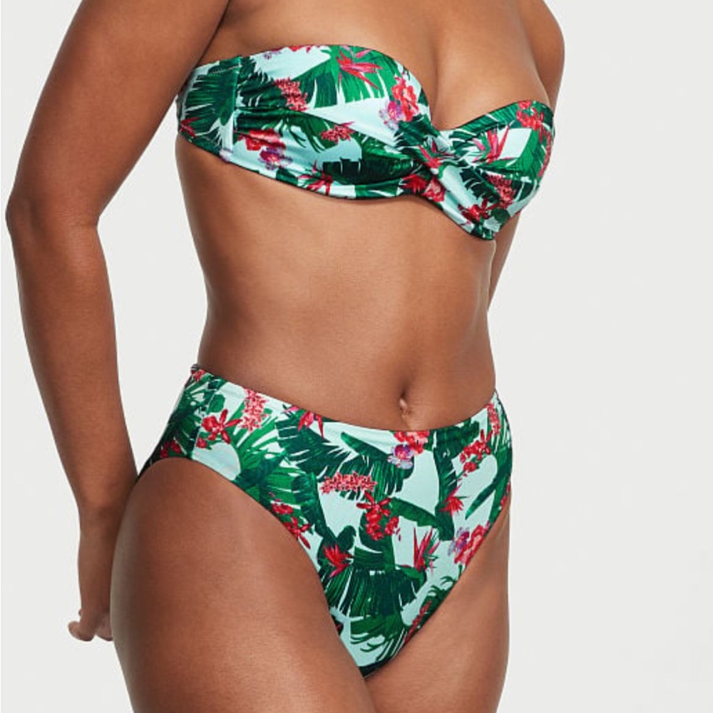 VICTORIA'S SECRET SWIM
Mix-and-Match Bandeau Bikini Top